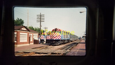 OM06 ZUG LOKOMOTIVE 35MM DIA METRA 609T, ELGIN, IL 1989