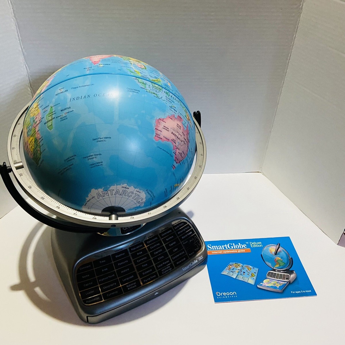 Oregon Scientific SG338R Smart Globe Explorer AR Educational World