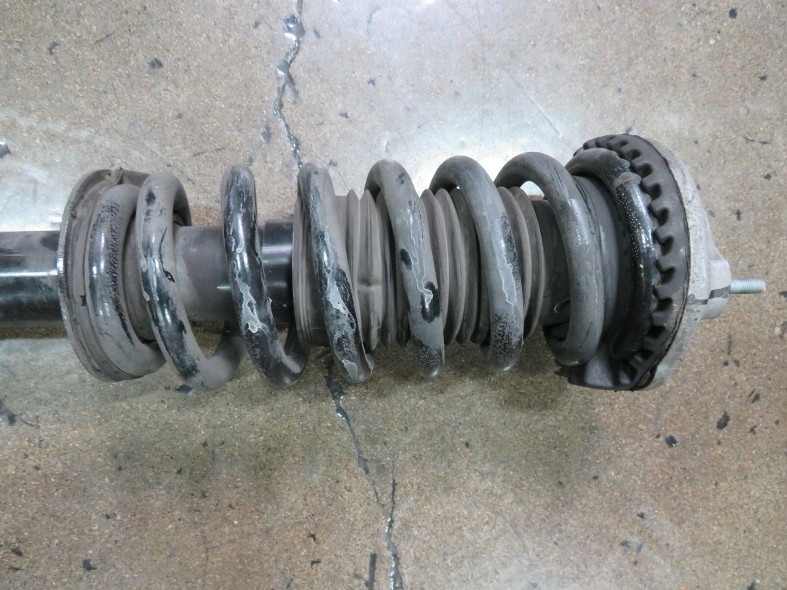 Maserati Ghibli, Front Shock Absorber, Used, P/N 670008897