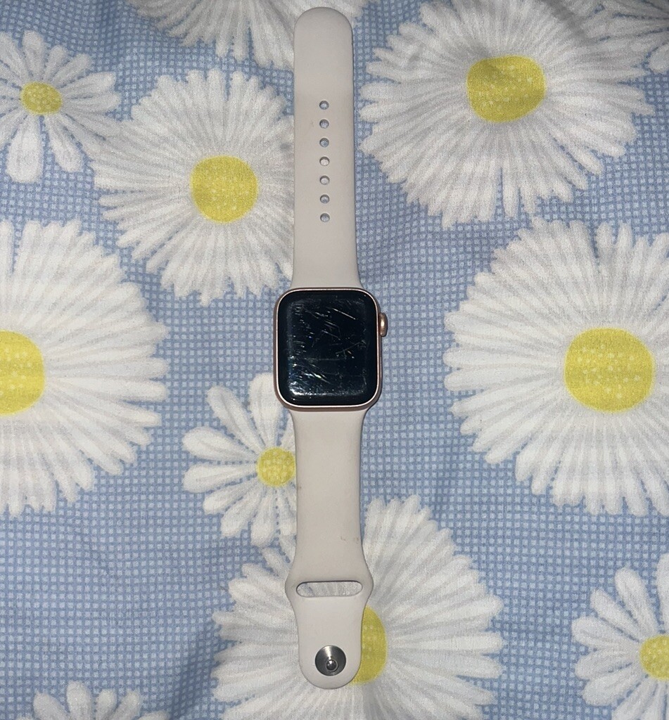 Apple Watch SE 2nd Gen 40mm GPS Smartwatch-image