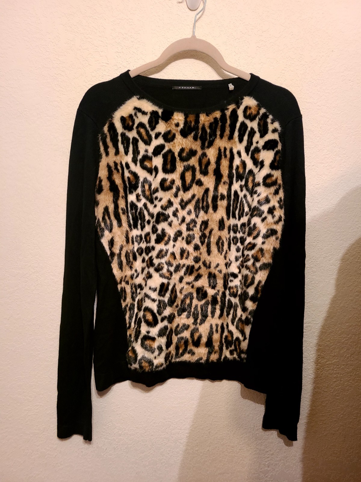 NWOT T Tahari Black Sweater With Leopard Print Faux Fur Size L