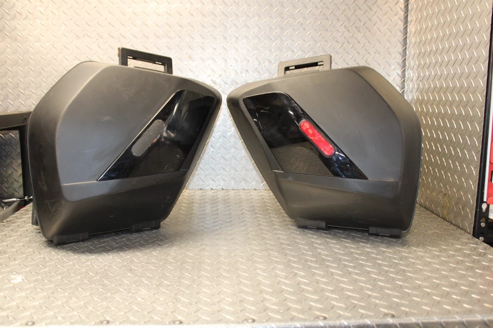 21/24 Yamaha Tracer 900 GT ALFORJAS CAJA CARGA ALFORJAS LADO IZQUIERDO DERECHO FABRICANTE DE EQUIPOS ORIGINALES Foto 2 de 4