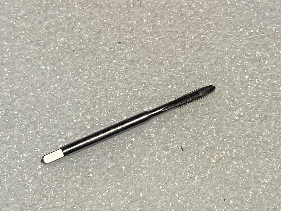 No.4 x 40 UNC TAP SPIRAL POINT HSS 2B - PRESTO - Image 2 of 2