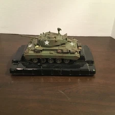 21st Century Toys The Ultimate Soldier 1:32 M-24 Chaffee Tank with 1 Crew