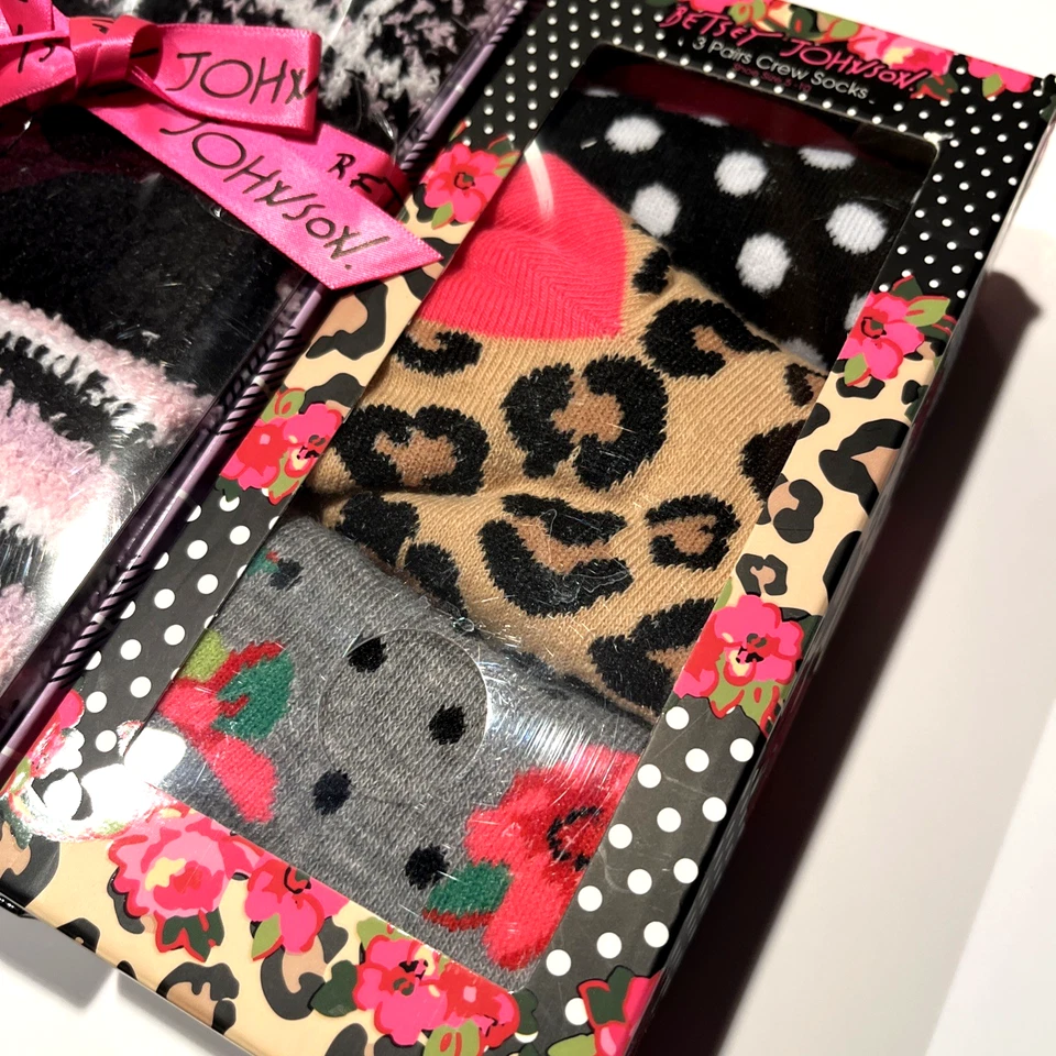 Nuevo con etiquetas Betsey Johnson 2 juegos de caja (6 pares) calcetines de regalo felpa tripulación rayas leopardo Foto 2 de 4