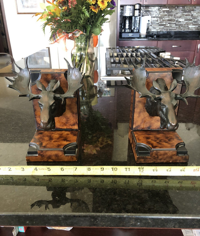 Bookends MOUNTAIN Lodge Moose Heads Resin Hand-Cast/Painted- Used in Cabelas Mag