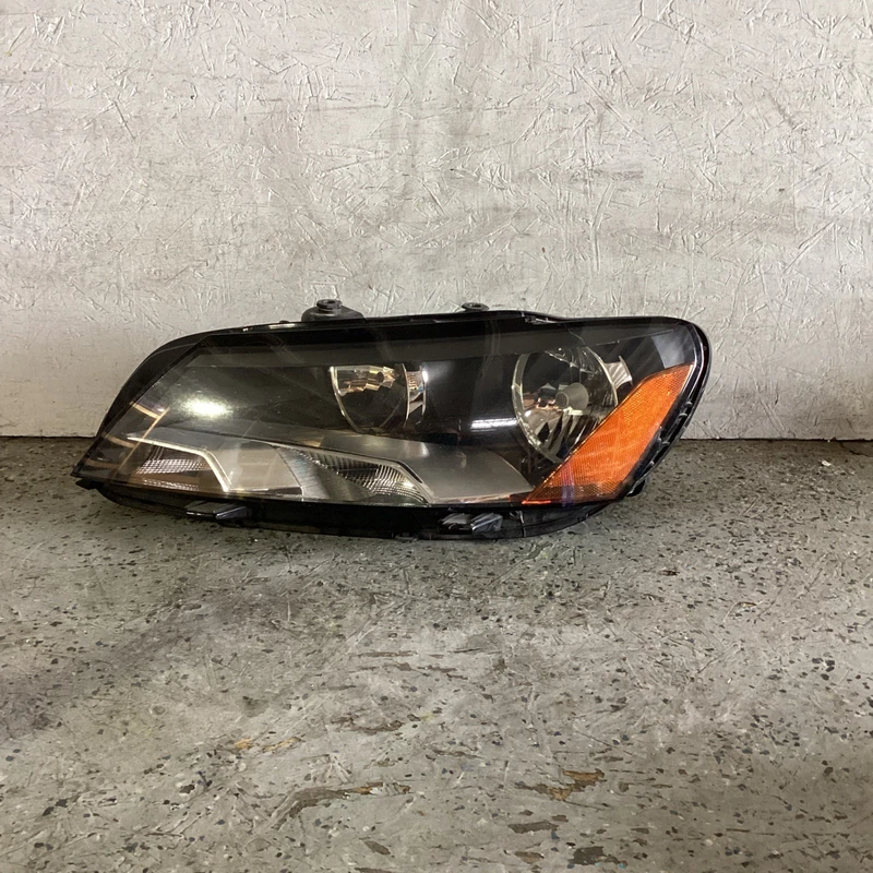 2012-2015 Volkswagen Passat Headlight Driver Side Left Side Used OEM Halogen