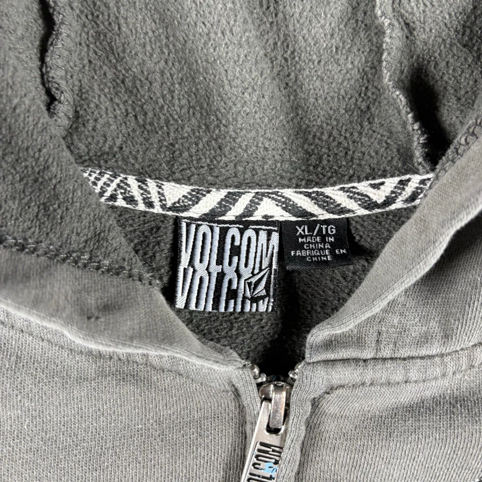 Vintage Volcom Skateboarding Men’s XL Gray Hoodie Thrash Distressed Y2K Skate - Image 4 of 4