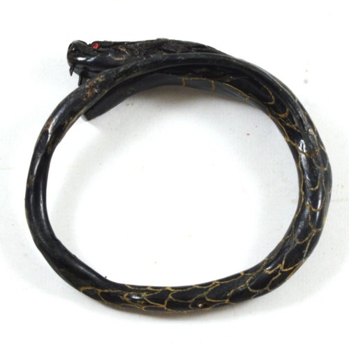 Pulsera brazalete coral negro genuino motivo serpiente tallado a mano - Imagen 2 de 5