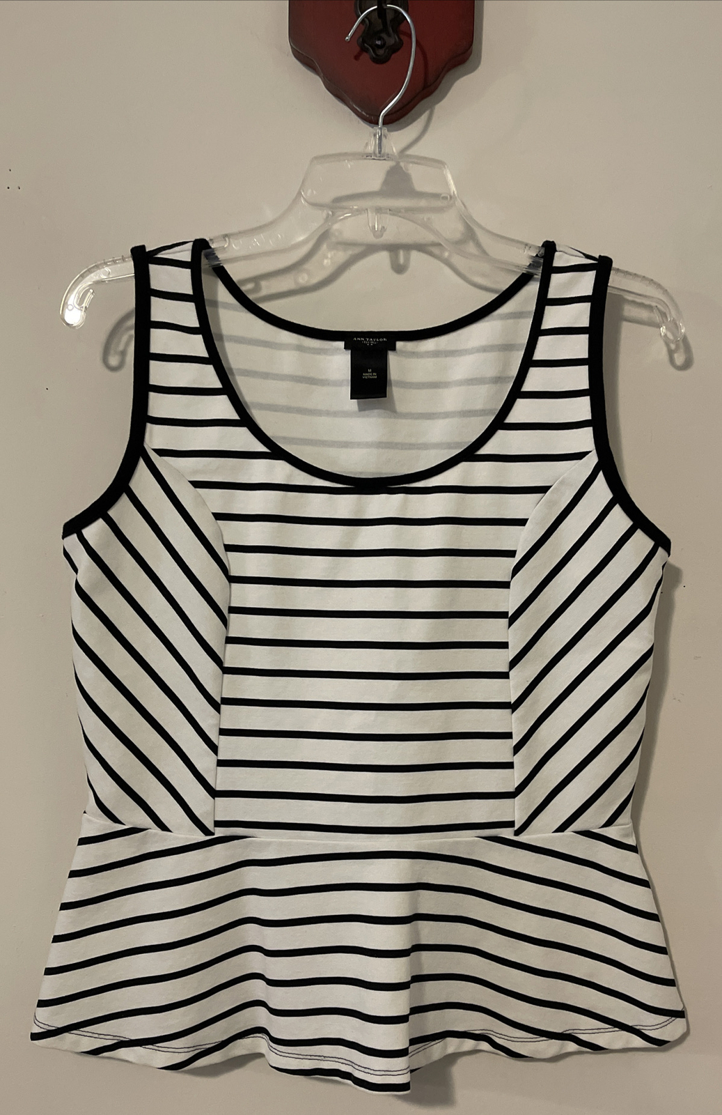 Ann Taylor Loft Womens Medium Striped White Sleeveless Classy Blouse! A5852