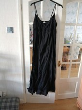 BNWT SIZE 20/22 LADIES LONG BLACK DRESS