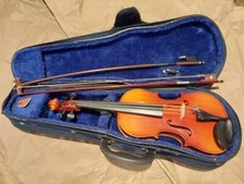 Suzuki No. 220 1/4 Violin, Japan 1991, with Bow  Case. Very Good Condition
