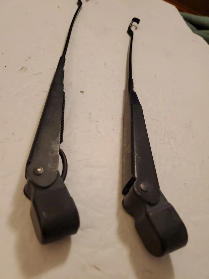 Saturn S Series 1991-2002 brazos limpiaparabrisas delanteros izquierdo y derecho OEM Foto 2 de 4