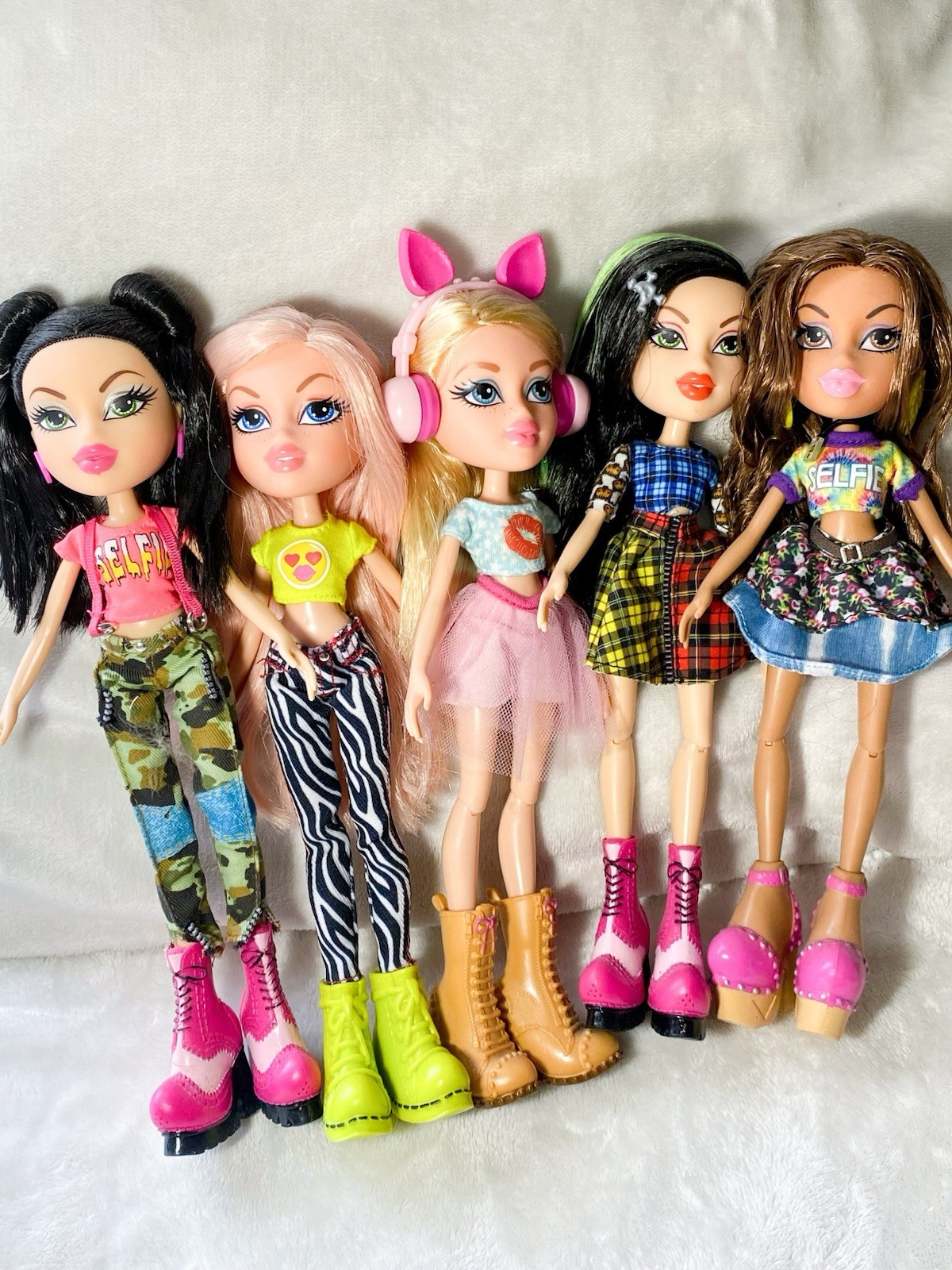 2010&rsquo;s Bratz Dolls MGA Fashion Dolls Original clothing and