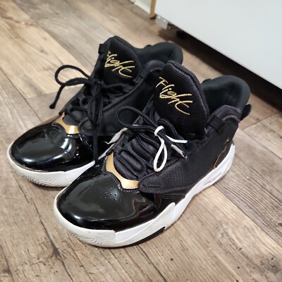Size 6.5 - Jordan Max Aura 4 Black Metallic Gold