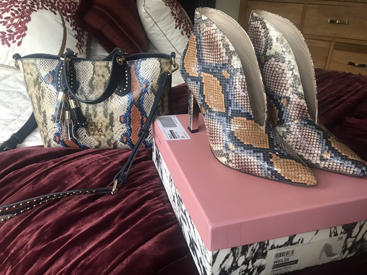 moda in pelle V Cut Shoe boot In Snake With Bag UK