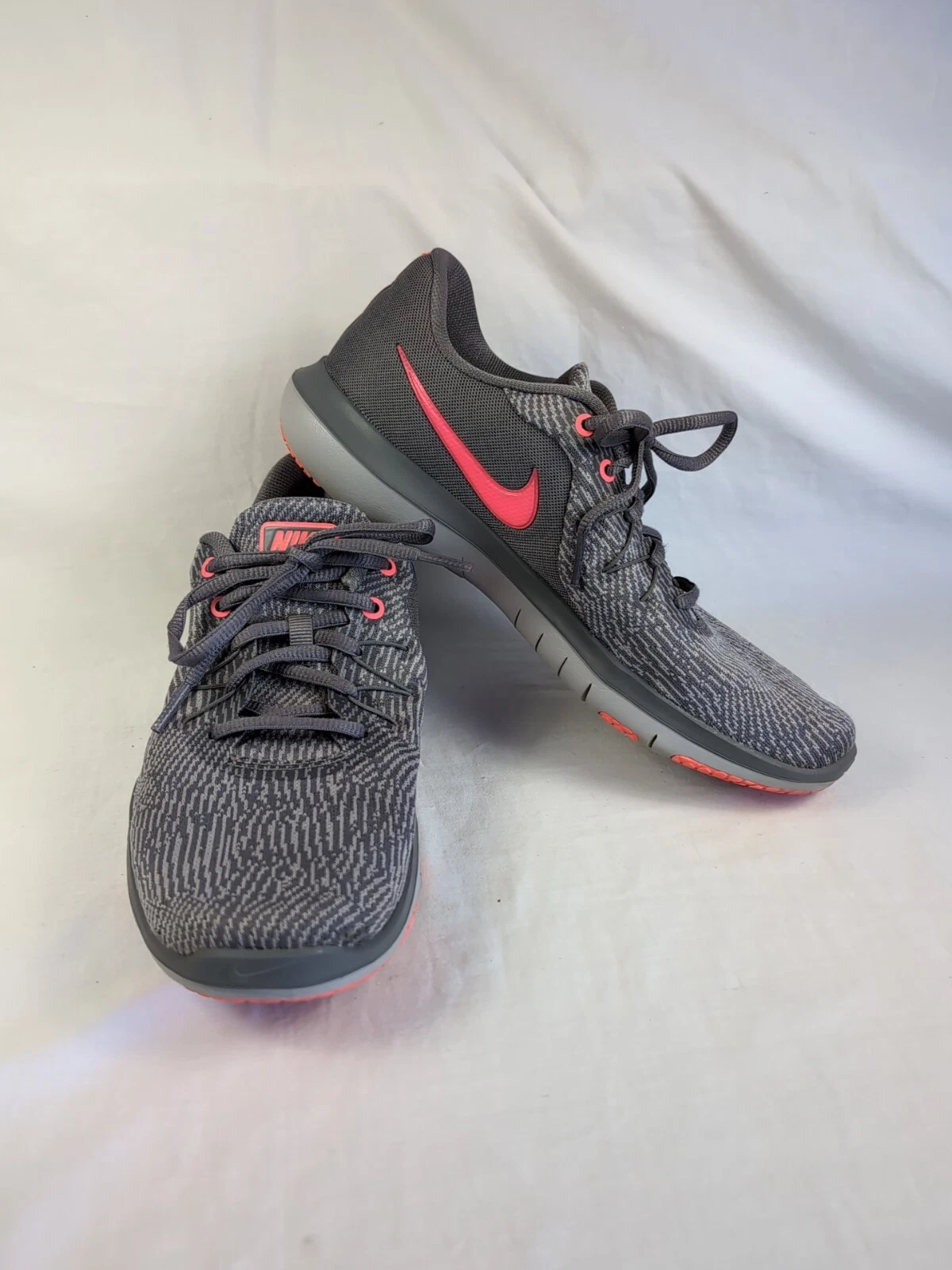 Chaussures de course femme Nike Flex Supreme Training TR 6 gris bas rose taille 8,5