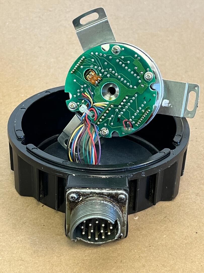 SANYO DENKI OPTICAL SHAFT SERVO MOTOR ENCODER F685000HE7 SANYO DENKI OPTICAL SHAFT SERVO MOTOR ENCODER F685000HE7