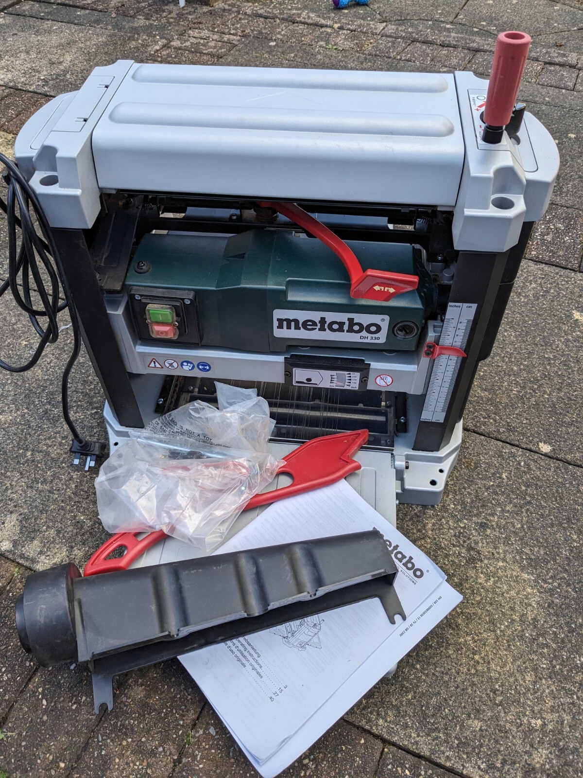Metabo 240V Bench Planer and Thicknesser 1800W (DH330) 4003665424477