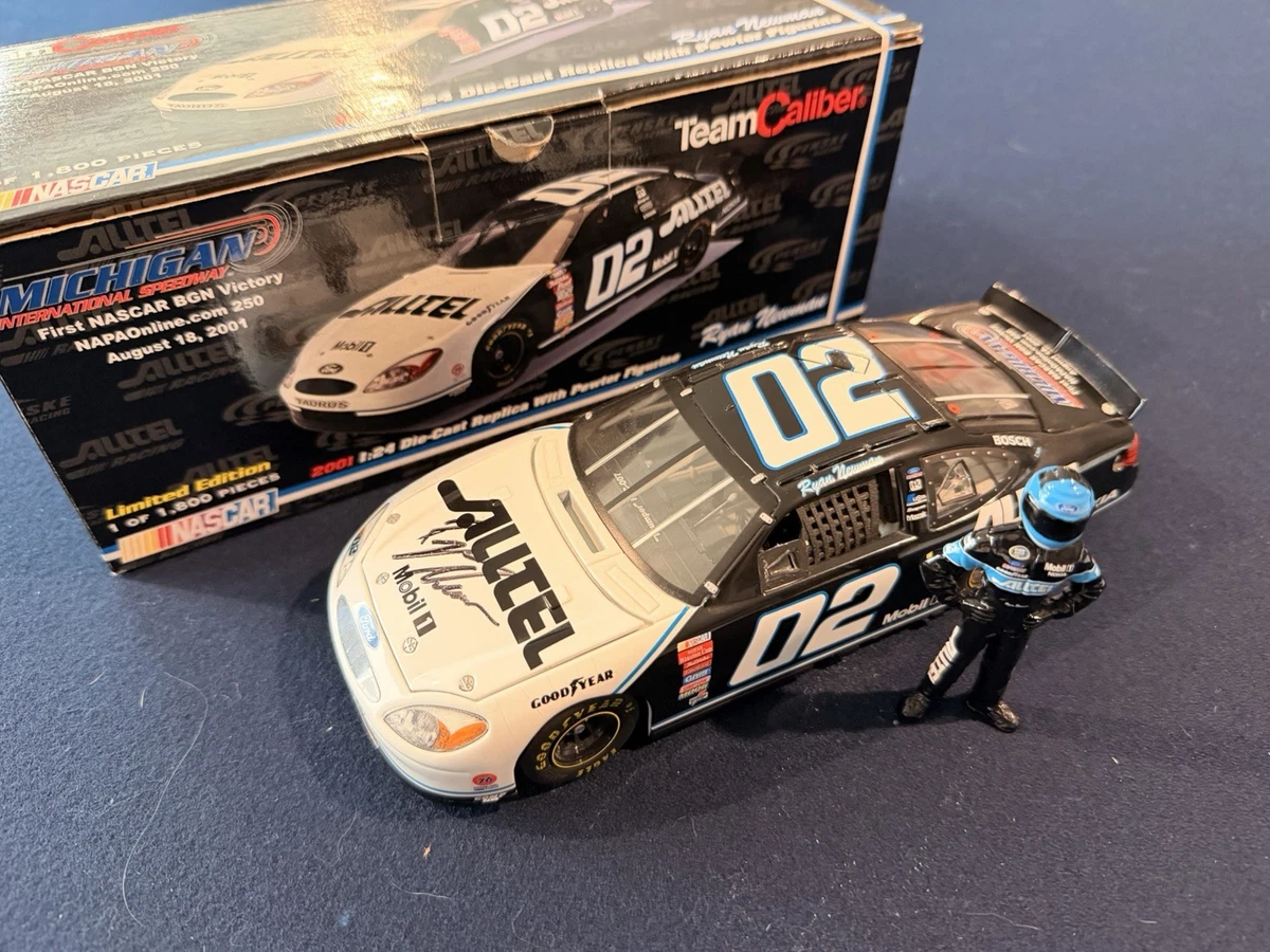 NASCAR Lionel Action Platinum - Ryan Newman - Toyota 1/24 - Autographiée