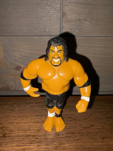 WWF HASBRO HEADSHRINKERS FATU WRESTLING ACTION FIG...