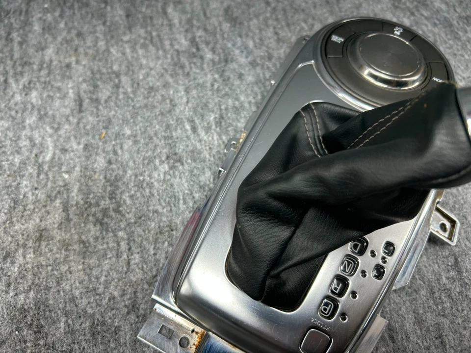 NISSAN ARMADA PLATINUM 17-20 OEM TRANSMISIÓN AUTOMÁTICA PALANCA DE CAMBIOS MALETERO MOLDURA 150K Foto 3 de 4