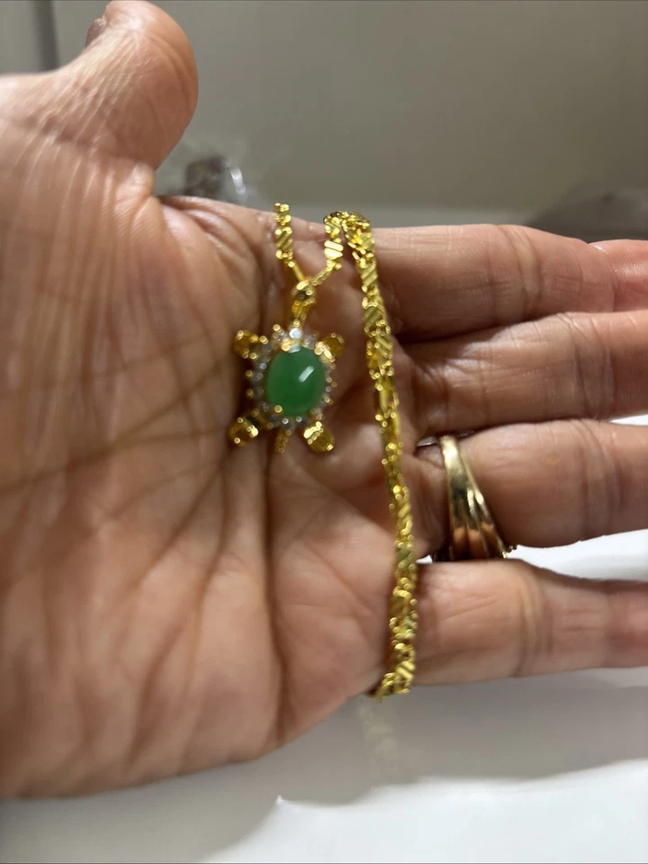 Good Fortune 绿色 h 玉龟 GP 18 kPendant 项链 18 锆石 — 第 4/4 张图片