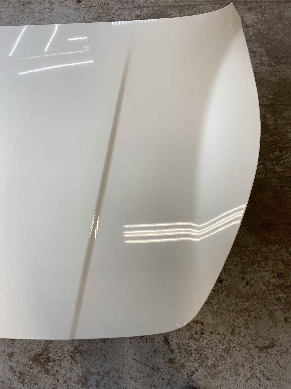 Maserati GranTurismo 2008-2018 Engine lid White P/N 229025