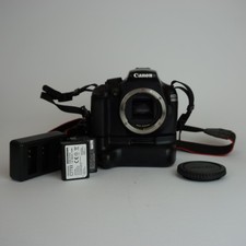 Fotocamera digitale Canon EOS 1100D / HD-MOVIE 12,2 MP - incl. impugnatura batteria (2 batterie)
