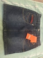 Jean Skirt With Embroidered Back Pockets And Front Zipper Pockets Size 28 New