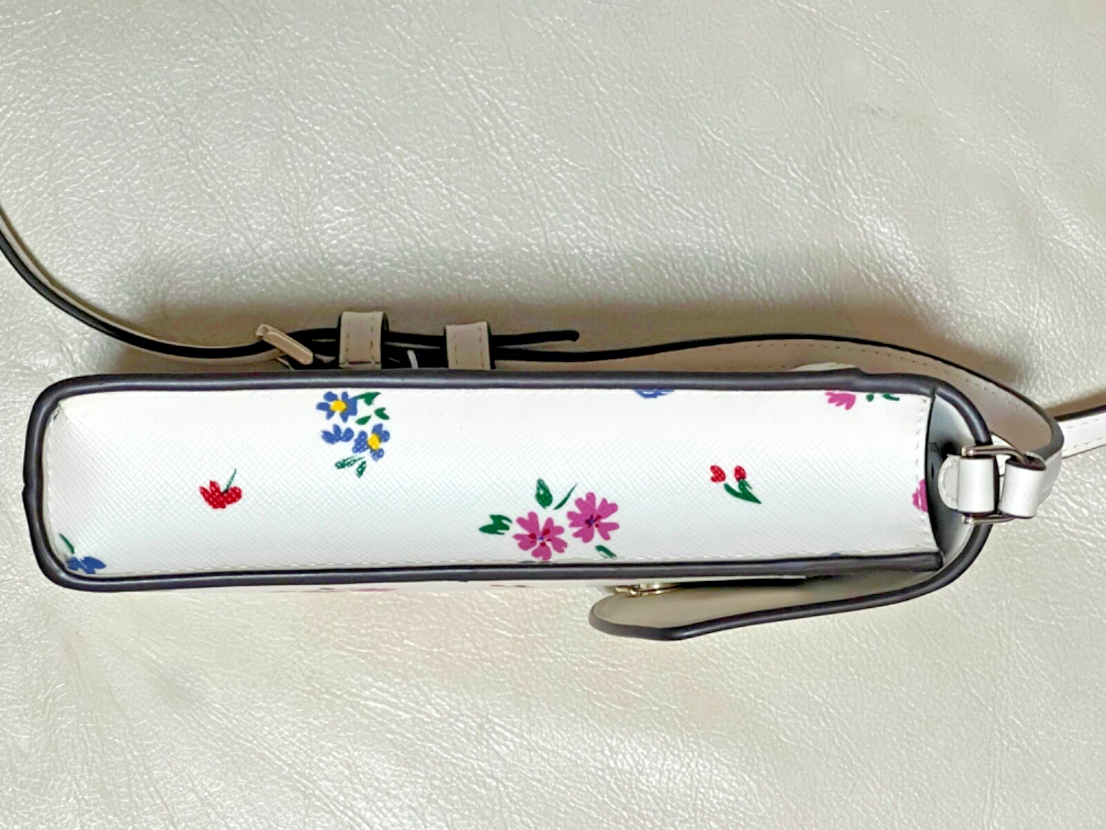 NWOT KATE SPADE Floral GARDEN BOUQUET Ditsy North South Flap PHONE CROSSBODY BAG thumbnail 4