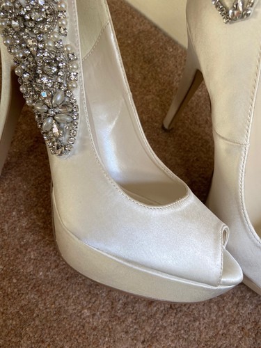 Indulgence Paradox Lond Ivory High Heel Platform Peep Toe Wedding Shoes RPP £115 - Picture 15 of 16