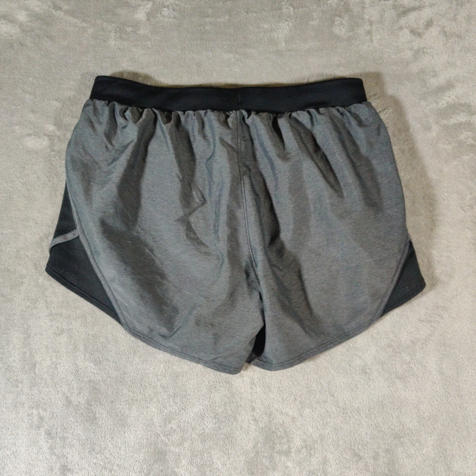 Under Armour Shorts Womens XS Gray And Black Athletic Heatgear Loose EUC thumbnail 2