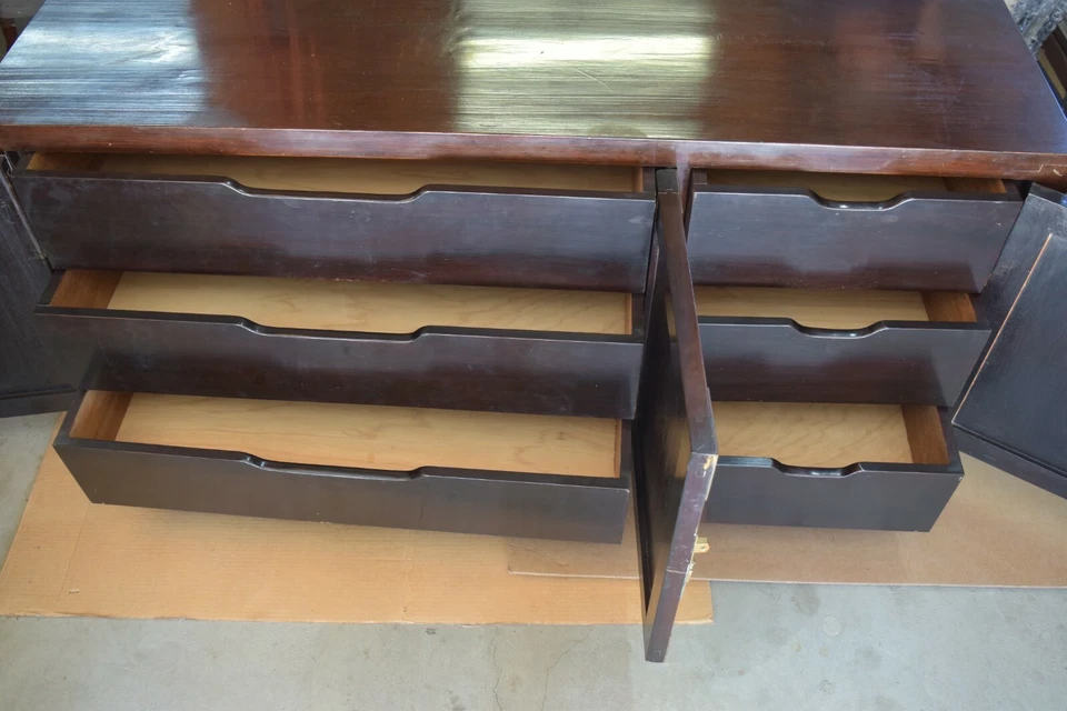 Cómoda George Zee de palo de rosa símbolo de larga vida 6 cajones y 3 puertas herrajes de latón Foto 4 de 4