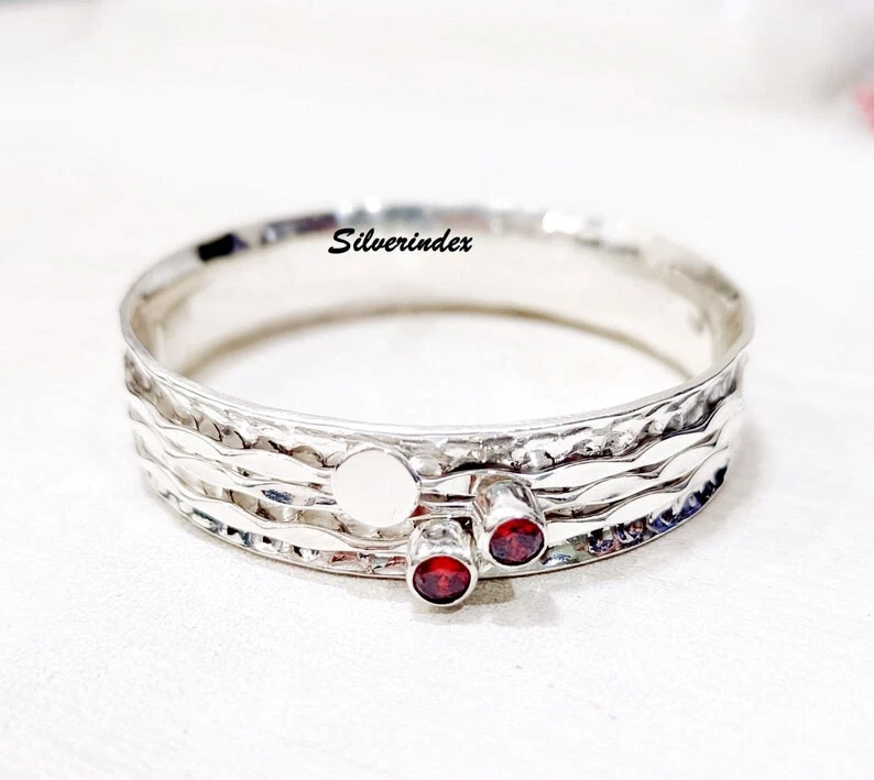 Hermoso brazalete giratorio granate rojo plata 925 martillado para mujer de diseñador SV2008 Foto 4 de 4
