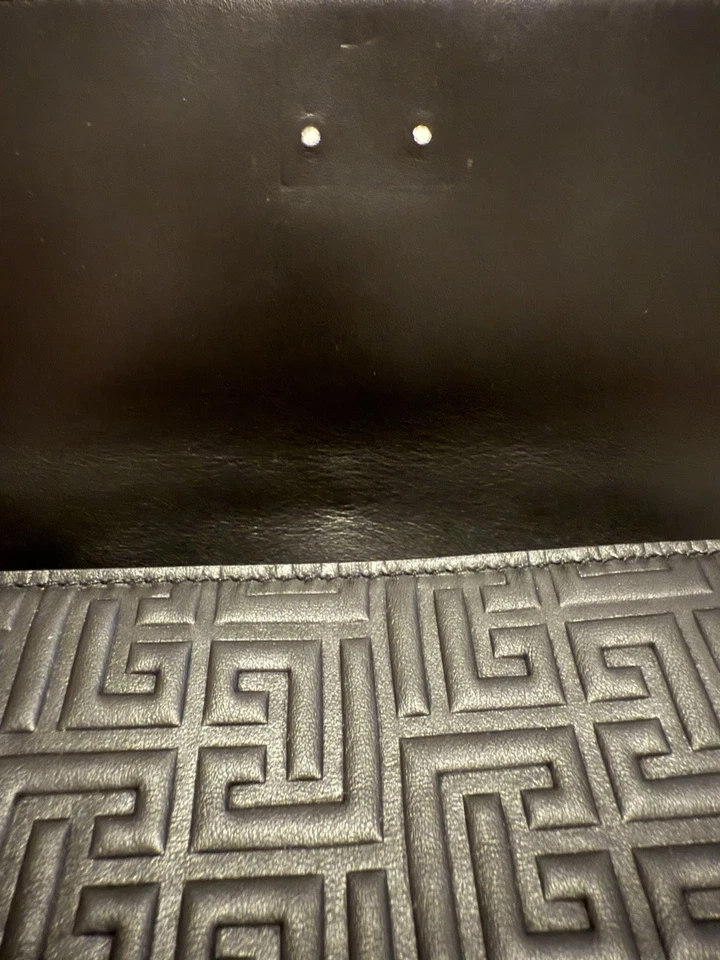 Bandolera Balmain 1945 con monograma en relieve Foto 3 de 4