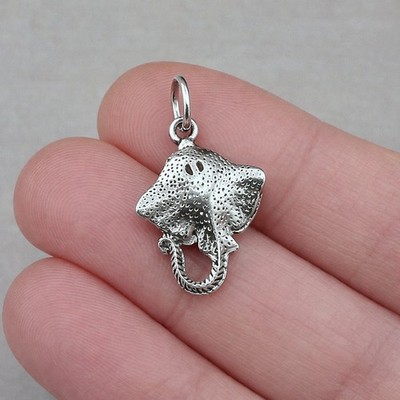 Silver Stingray Charm - Manta Ray Pendant - Ocean Sea Life Jewelry - Beach Gift