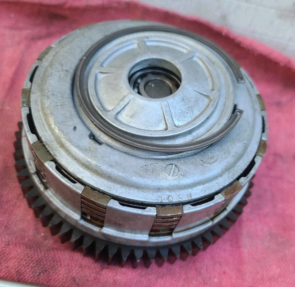 Honda Shadow VT700C 700 1986-1987 OEM cesta de embrague con varilla de empuje y engranaje Foto 3 de 4