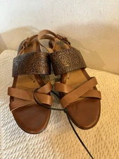 Sofft Womens Embossed Tooled Leather Slingback Strap Sandals Sassandra Sz 11