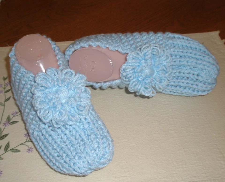ZAPATILLAS TEJIDAS A MANO MUJER DAMA "LINDAS" TALLA MEDIANA ~ 7 - 9    Foto 4 de 4