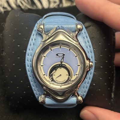 Rare Vintage VNDS mint condition baby blue Oakley Jury Watch | eBay
