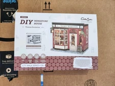 CUTEBEE Booknook Kit: Thames Bookstore