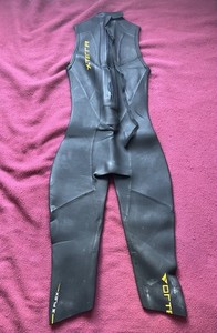 Xterra Vortex 4 Triathlon Sleeveless Wetsuit Men’s Small Swimming Altered Read