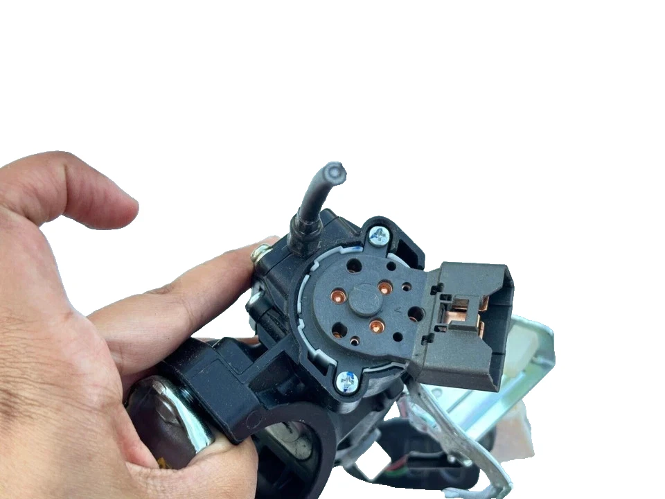 2007-2011 HYUNDAI ACCENT IGNITION SWITCH LOCK W/KEY OEM - Image 3 of 4