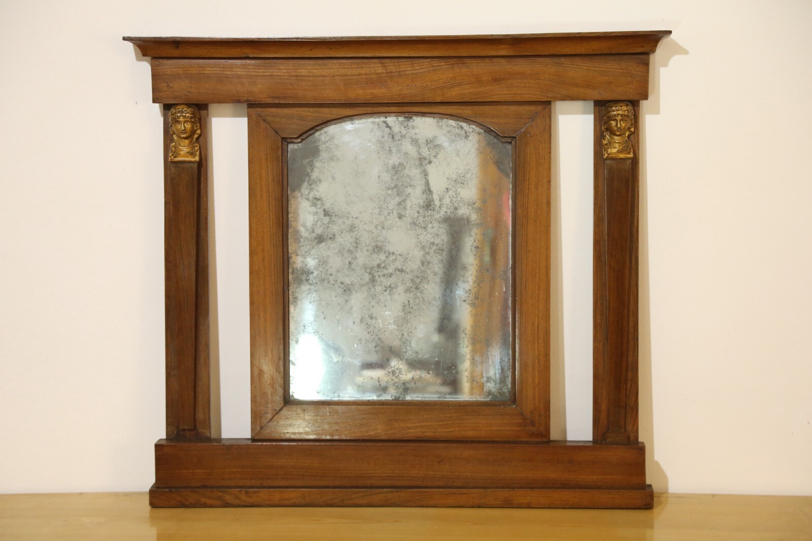 Foto 1 di 24