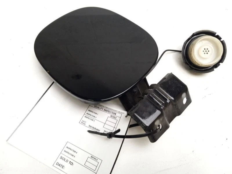 2011 MITSUBISHI OUTLANDER FUEL FILLER DOOR OEM 48017 - Image 4 of 4