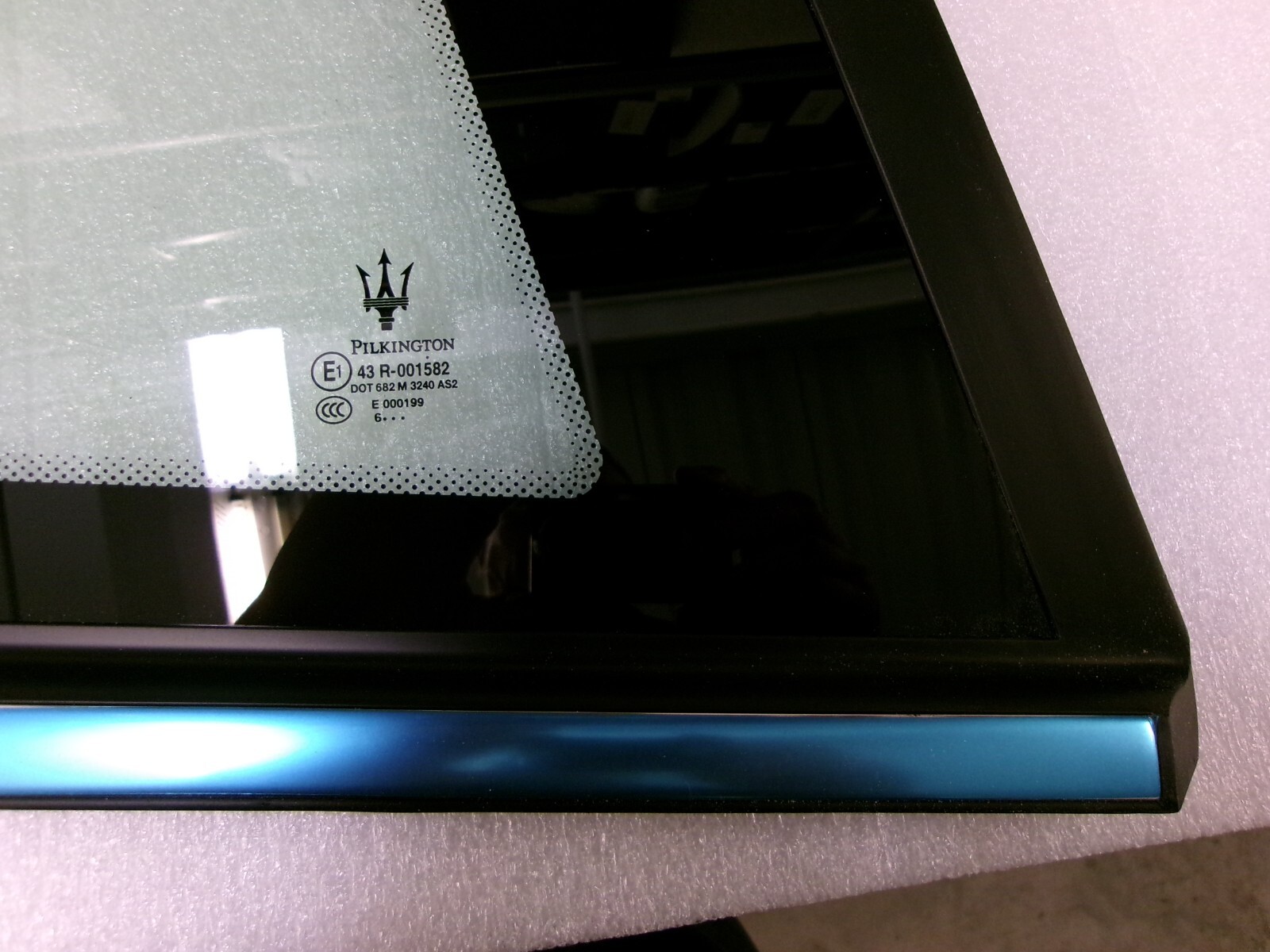 Maserati GranTurismo M145 Coupe Rear Right Side Quarter Window Glass 80088200