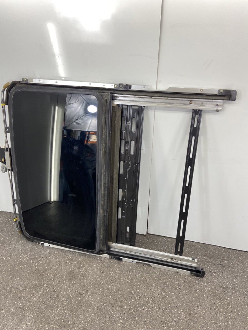 19992006 TOYOTA TUNDRA SUN ROOF PANEL ASSEMBLY 632600C010 OEM eBay