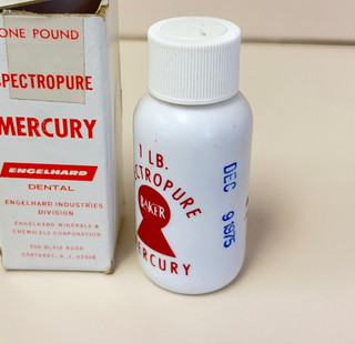 Vintage Engelhard Dental / Baker Spectropure Mercury 16 oz. Bottle