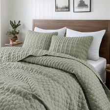 Sage Green Quilt King Size Bedding Sets with Pillow Shams, Lightweight Soft Beds